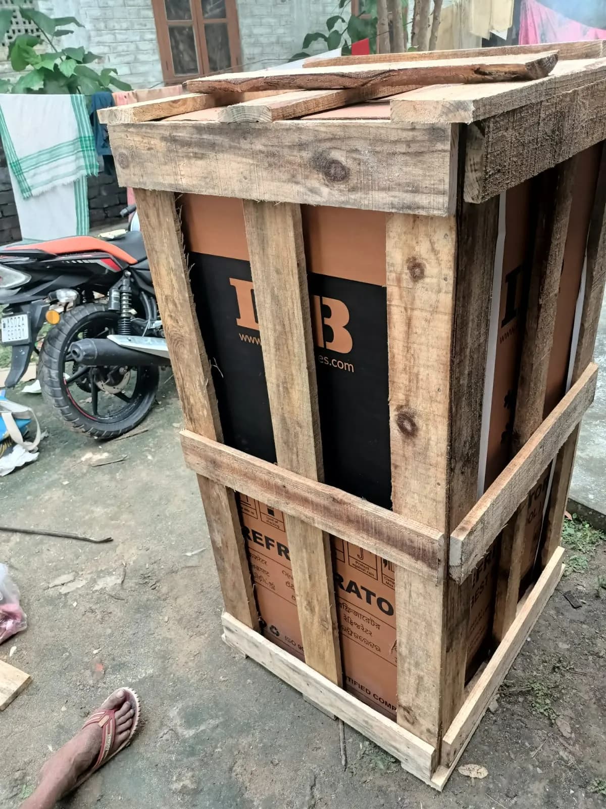 Wooden packing service for safe goods transportation by Safexpress - 81