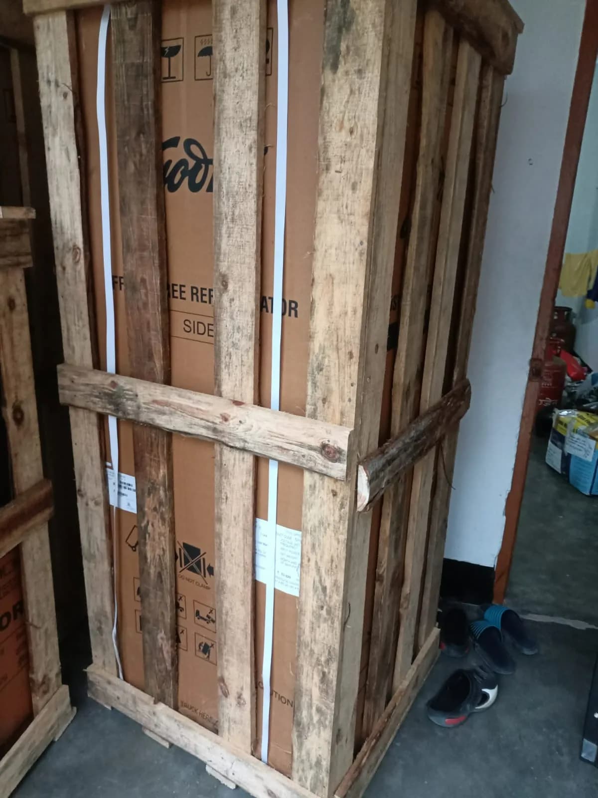 Wooden packing service for safe goods transportation by Safexpress - 83