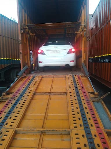 Professional car transportation service by Safexpress