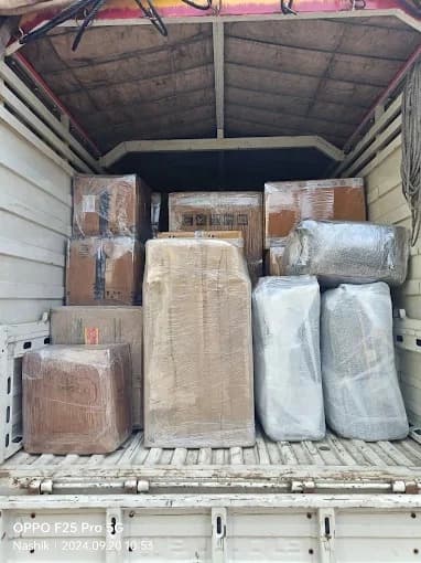 Professional luggage transportation service by Safexpress