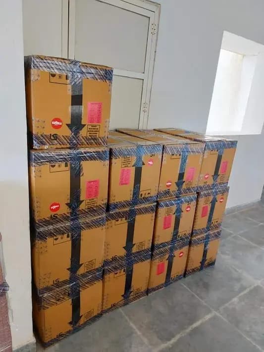 Packing and moving service 17