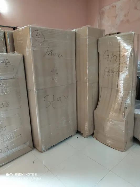 Packing and moving service 22