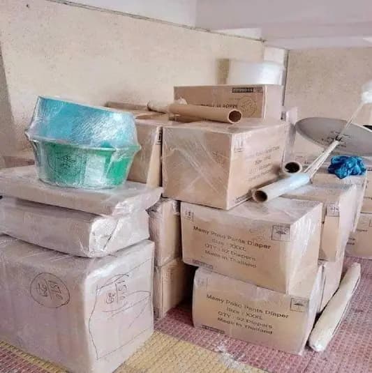Packing and moving service 23
