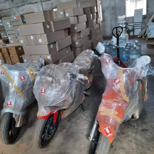 Packing and moving service 26